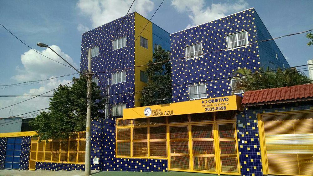 Fachada do Colégio Arara Azul
